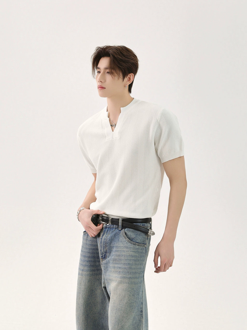 TURNTIDE Niche V-neck Knitted Tee
