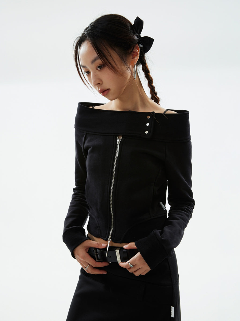 FUNKYFUN One-word Shoulder Zipper Cardigan Sweater