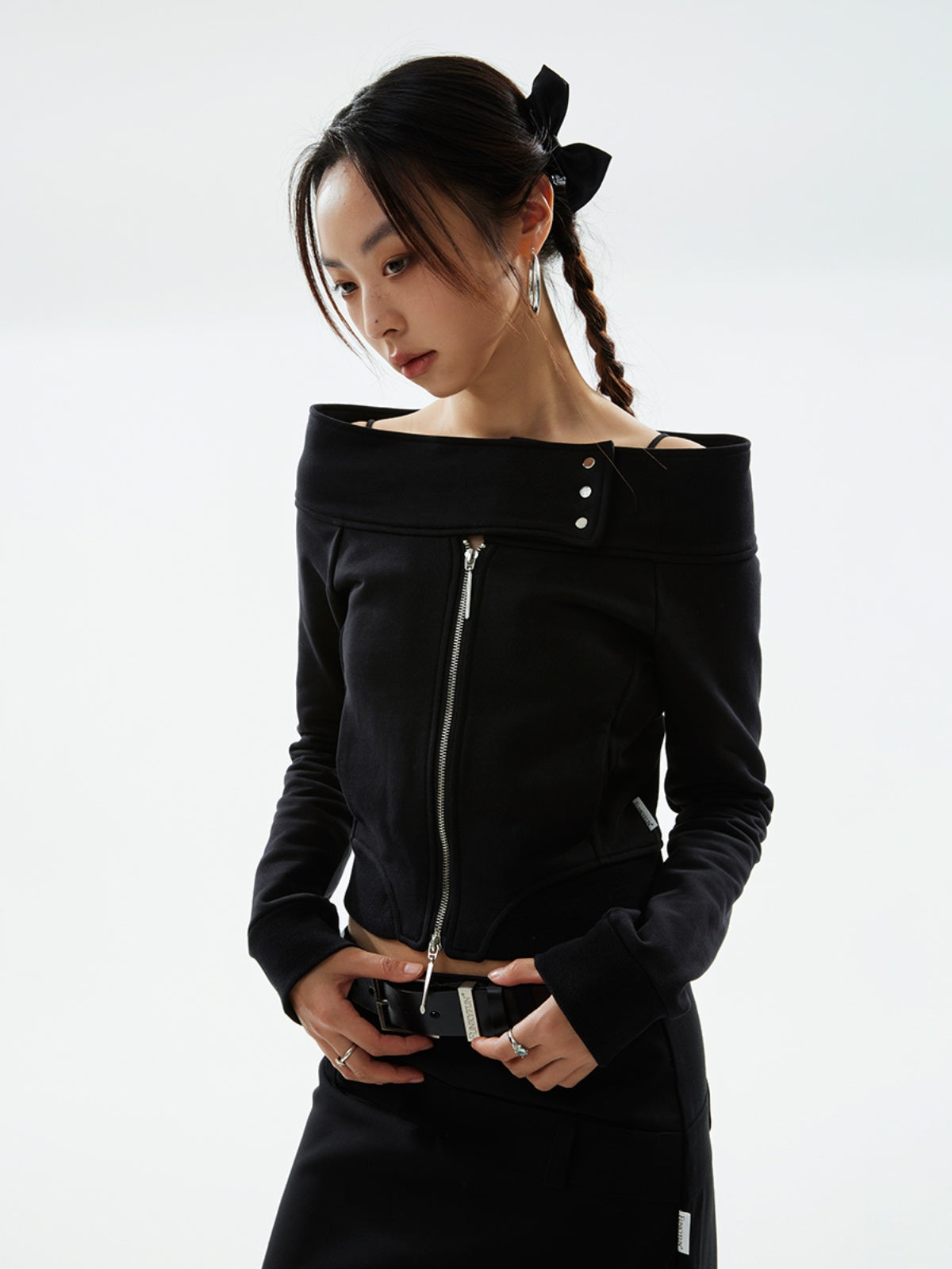 FUNKYFUN One-word Shoulder Zipper Cardigan Sweater