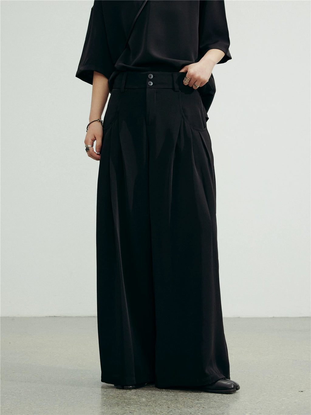 SUNYVONNE Minimalist High-waisted Wide-leg Trousers