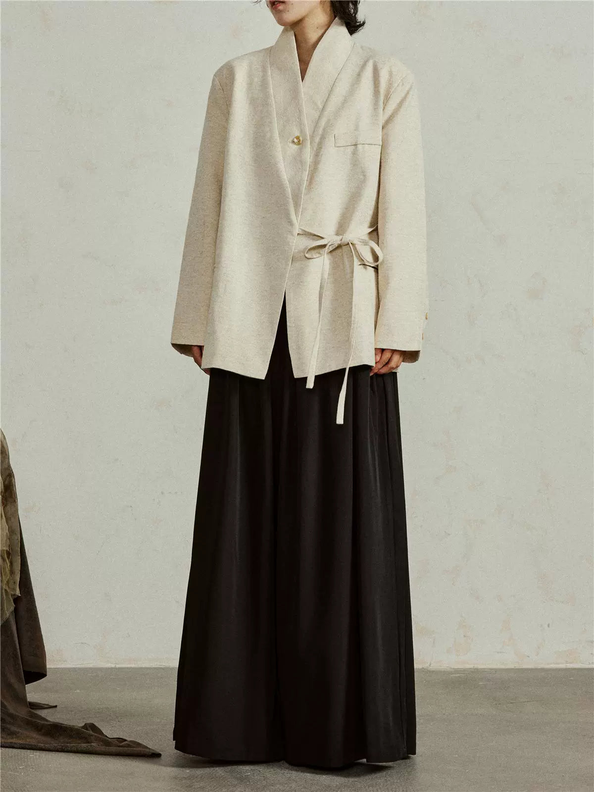 SUNYVONNE Diagonal Placket V-neck Lace-up Jacket