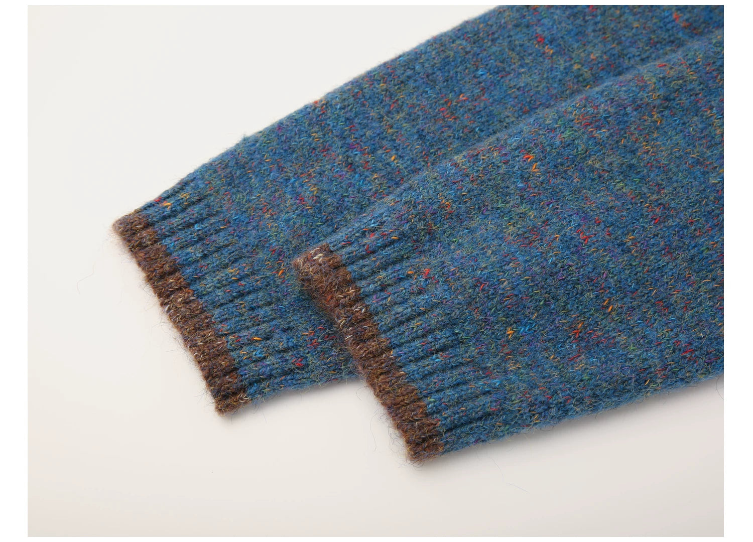 EIGHTHMONTH Vintage Jacquard V-neck Sweater