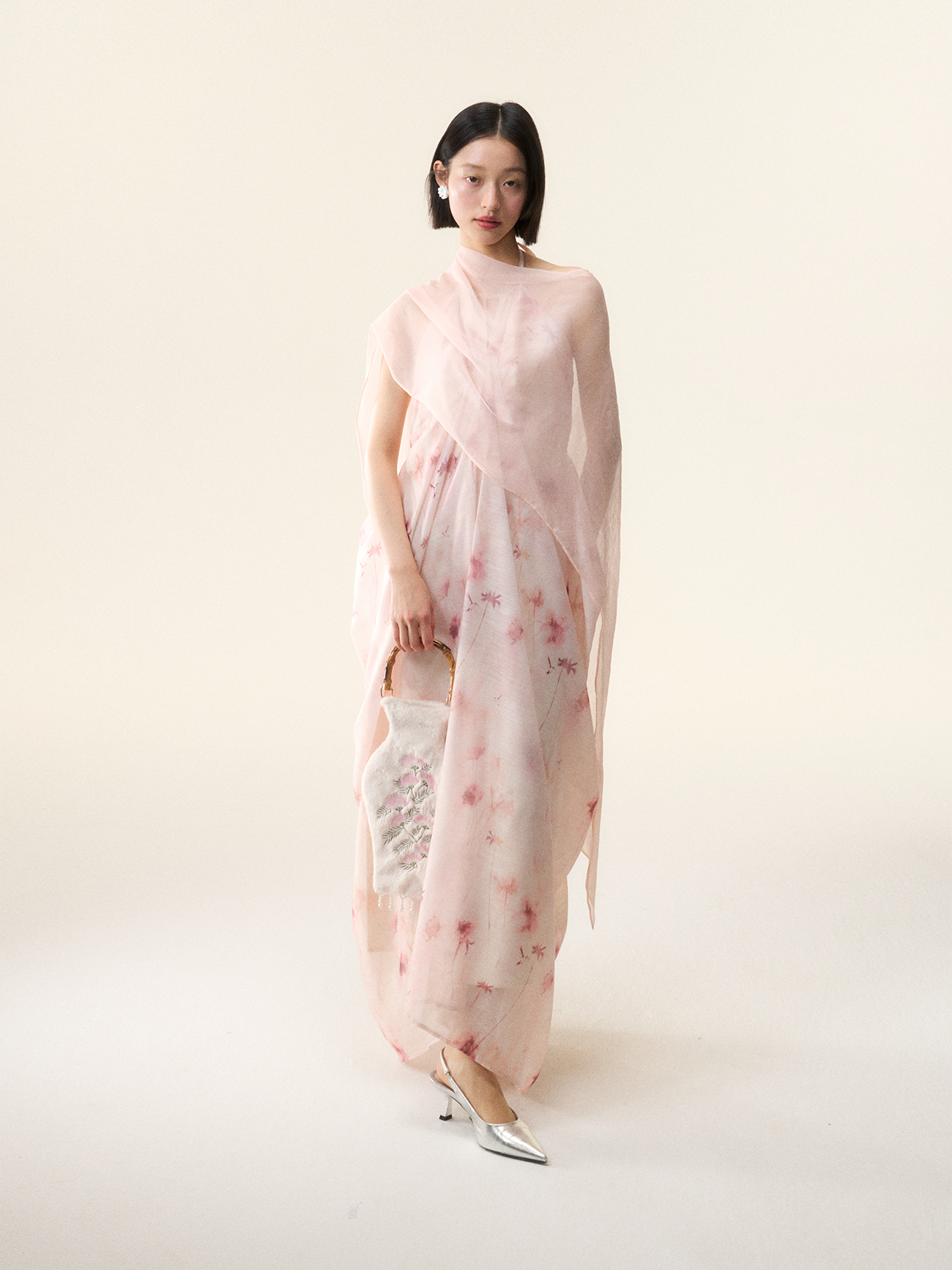 LOUMUTAKU Vine Bamboo Flower Embroidered Fluff Tote Bag