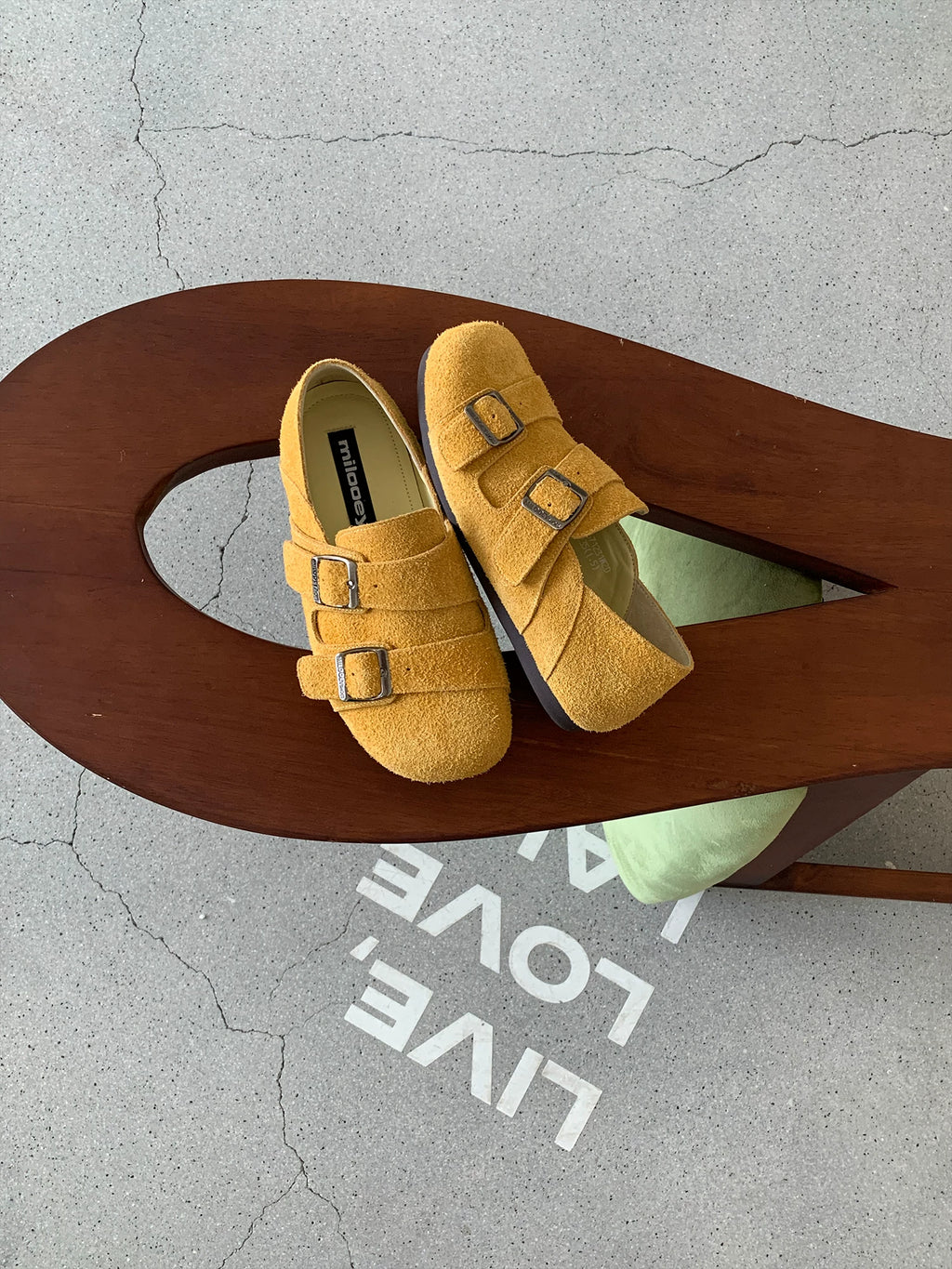 MILOOEY Retro Leather Soft-soled Casual Shoes