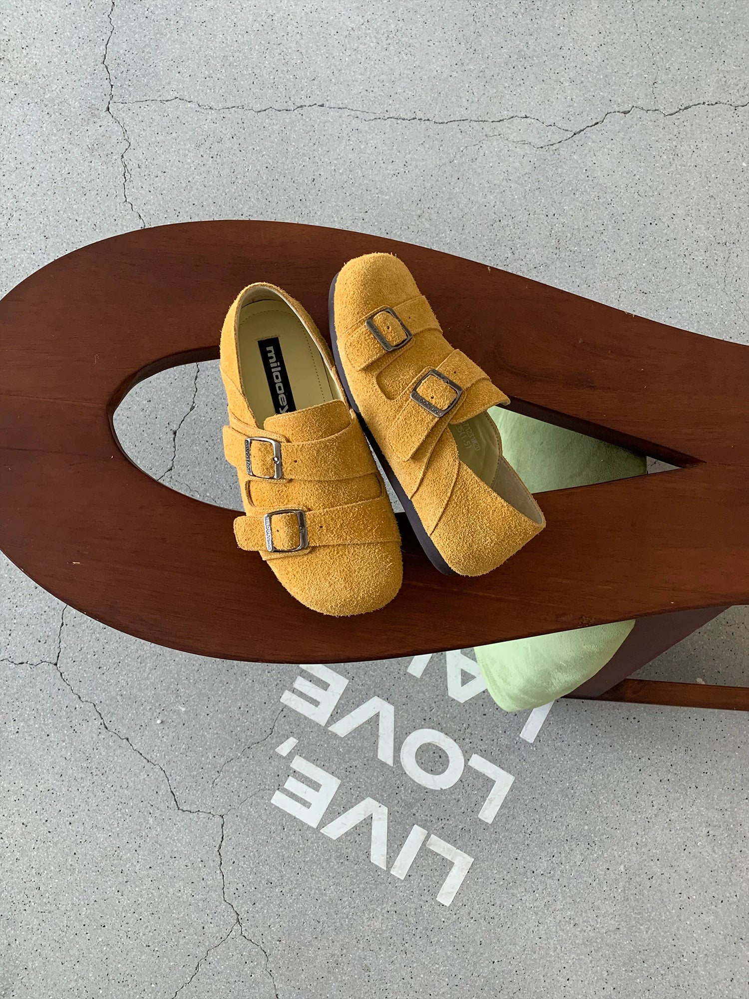 MILOOEY Retro Leather Soft-soled Casual Shoes