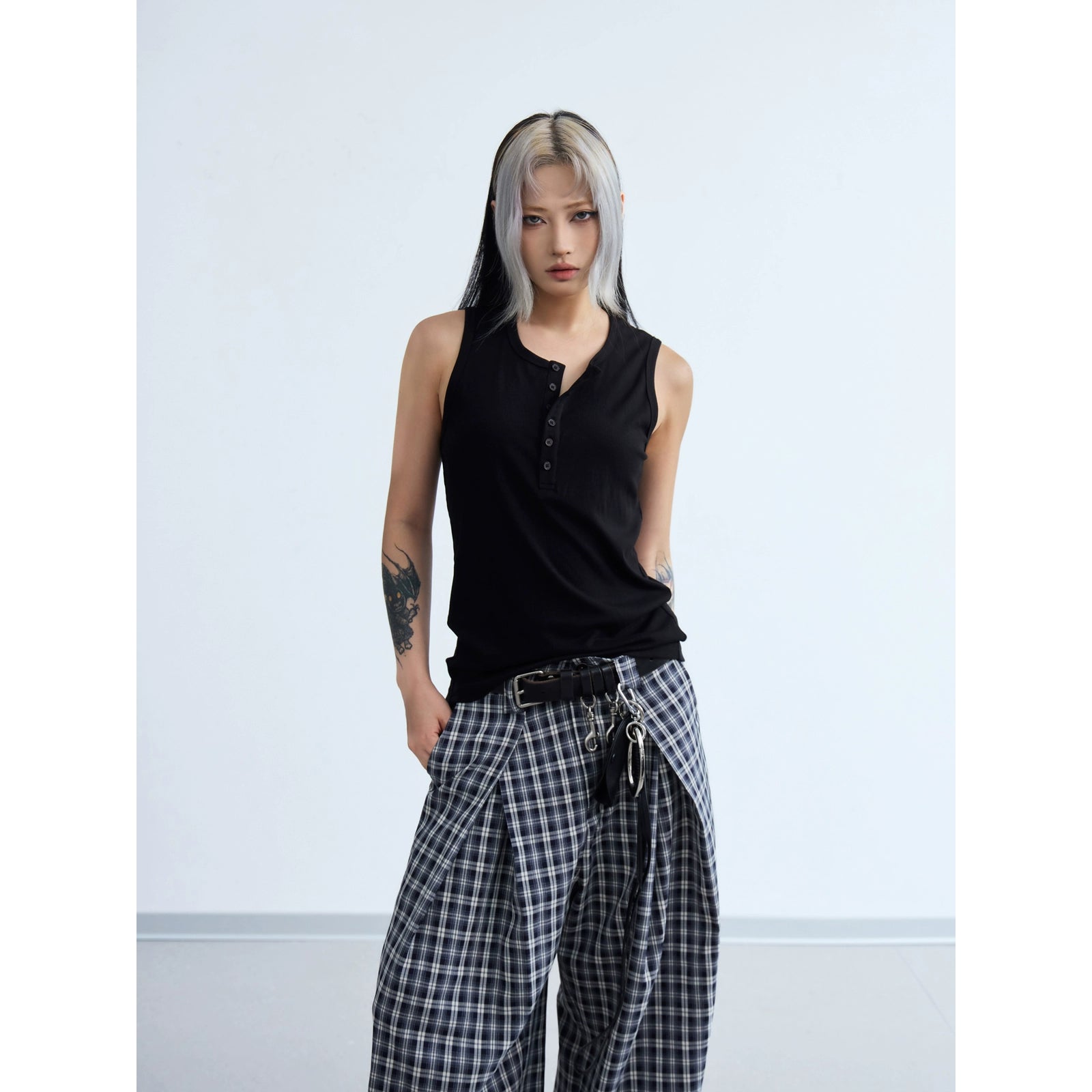 PEOPLESENSE Henry Collar Slim-fit Sleeveless Vest