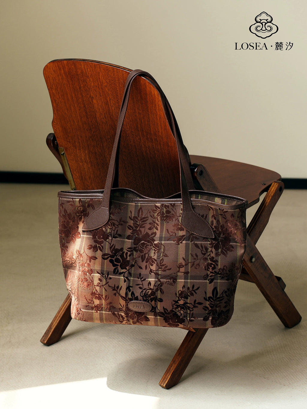 LOSEA "All Things Grow" Tie-dye flocking large-capacity tote bag