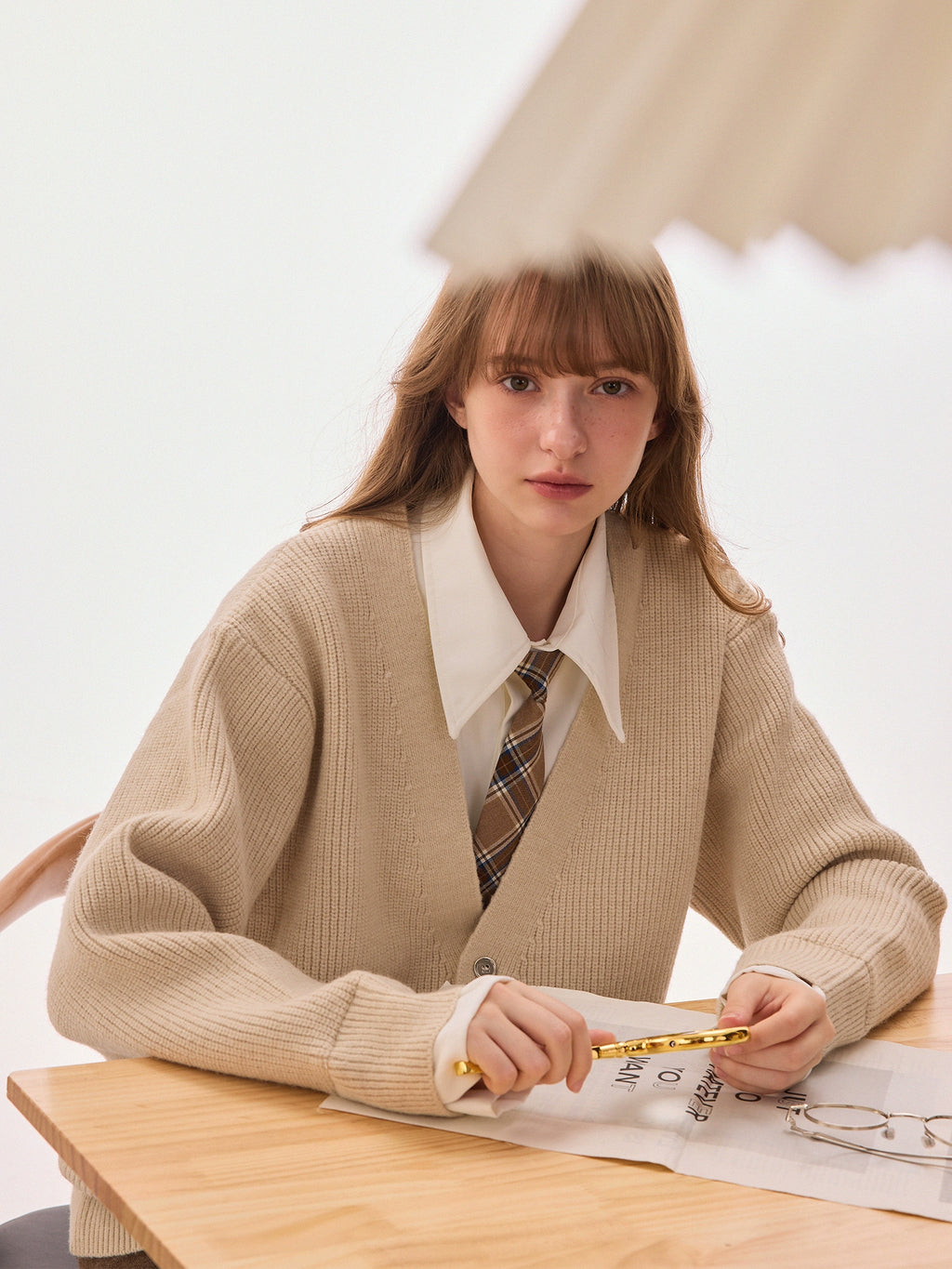 CHOR Premium Sense V-neck Fake Two-piece Shirt Knitted Cardigan Sweater