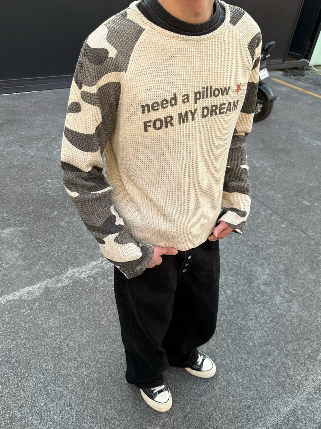 CENSMADE Letter Printed Camouflage Double Sided Piercing Shoulder Sleeve Long Sleeve