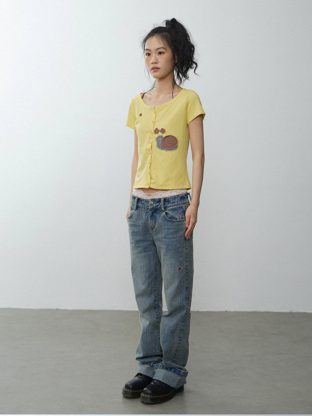 In Two Twos Medium Low Waist Straight Beetle Embroidered Jeans