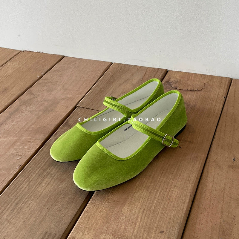 CHILIGIRL Retro Velvet Shallow Mouth Flat Bottom Shoes