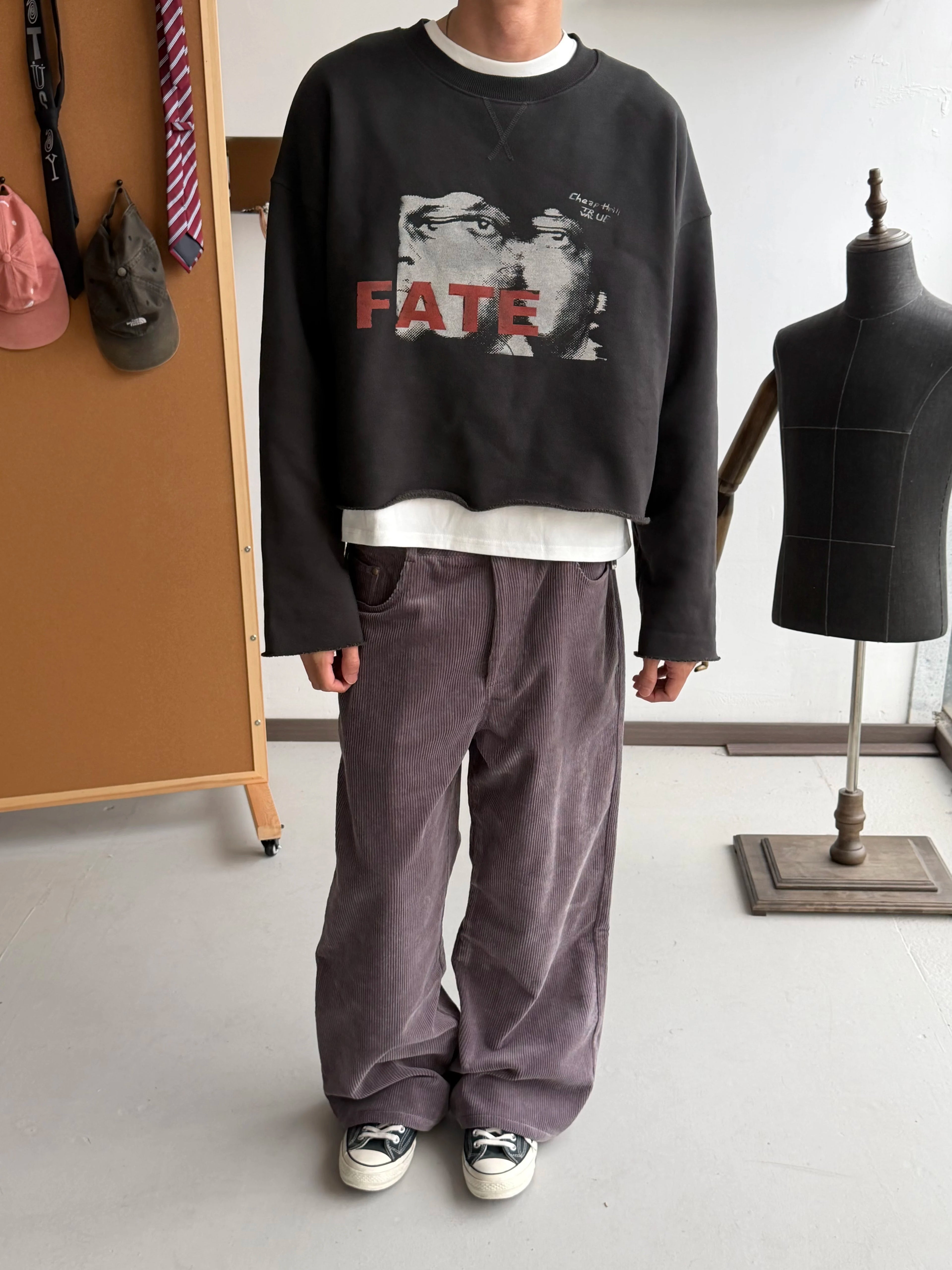 CENSMADE Retro Portrait Print Loose Sweater