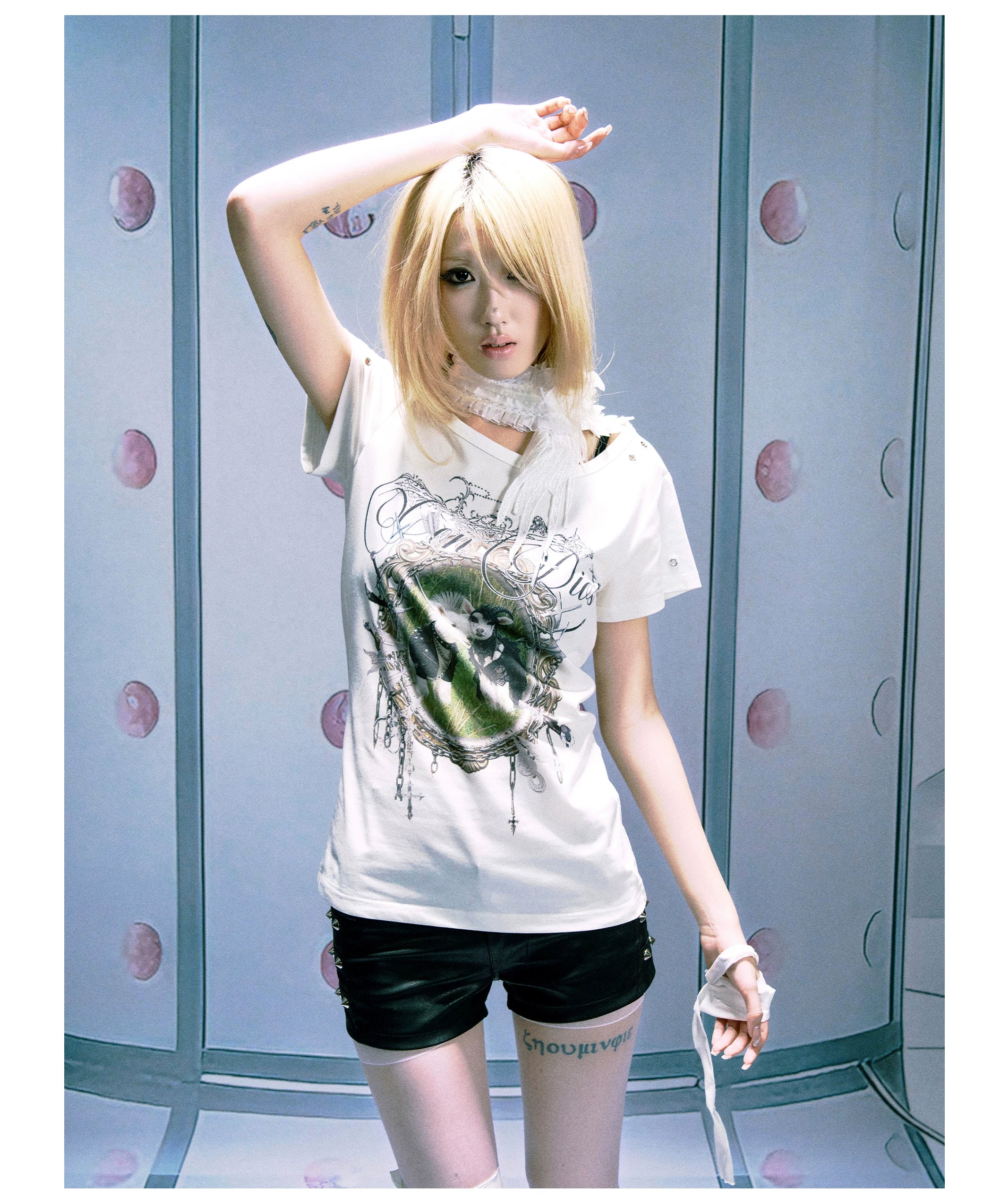 PAIKI Slim Body Front Shoulder Casual Tee