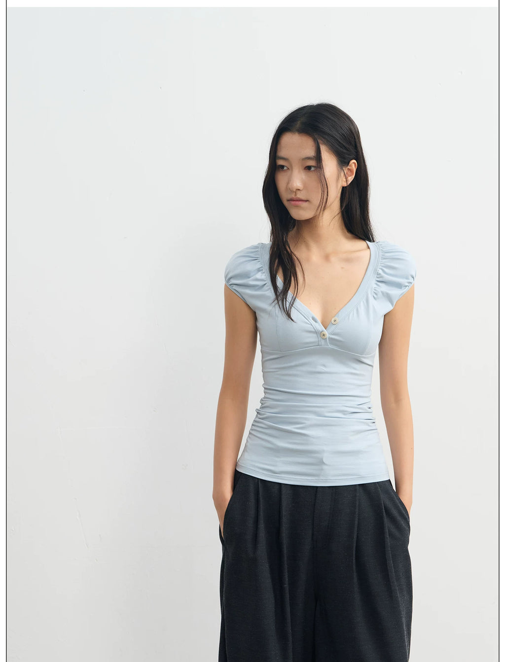 LINY LIBERTY Deep V-neck Pleated Slim Waist Tee
