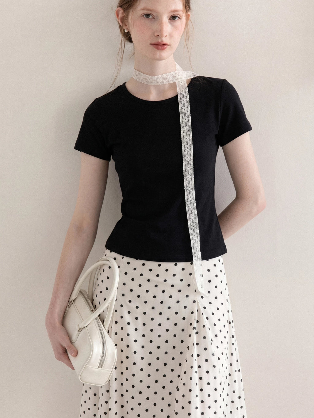Cantonstory Crew Neck Front Shoulder Kinked Backless Slim Tee