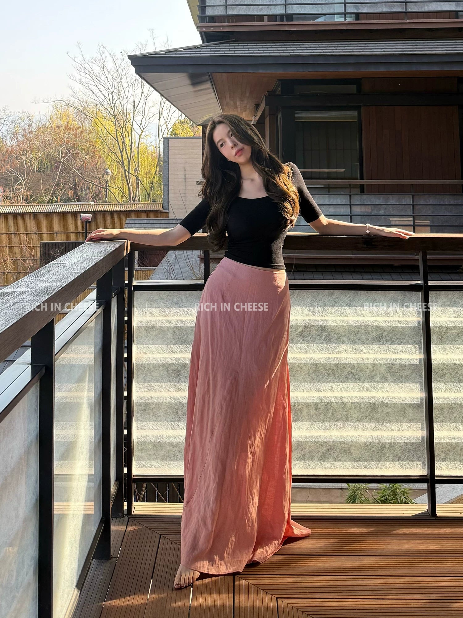 RICH IN CHEESE Slim-fit U-neck Minimalist Skirt Set