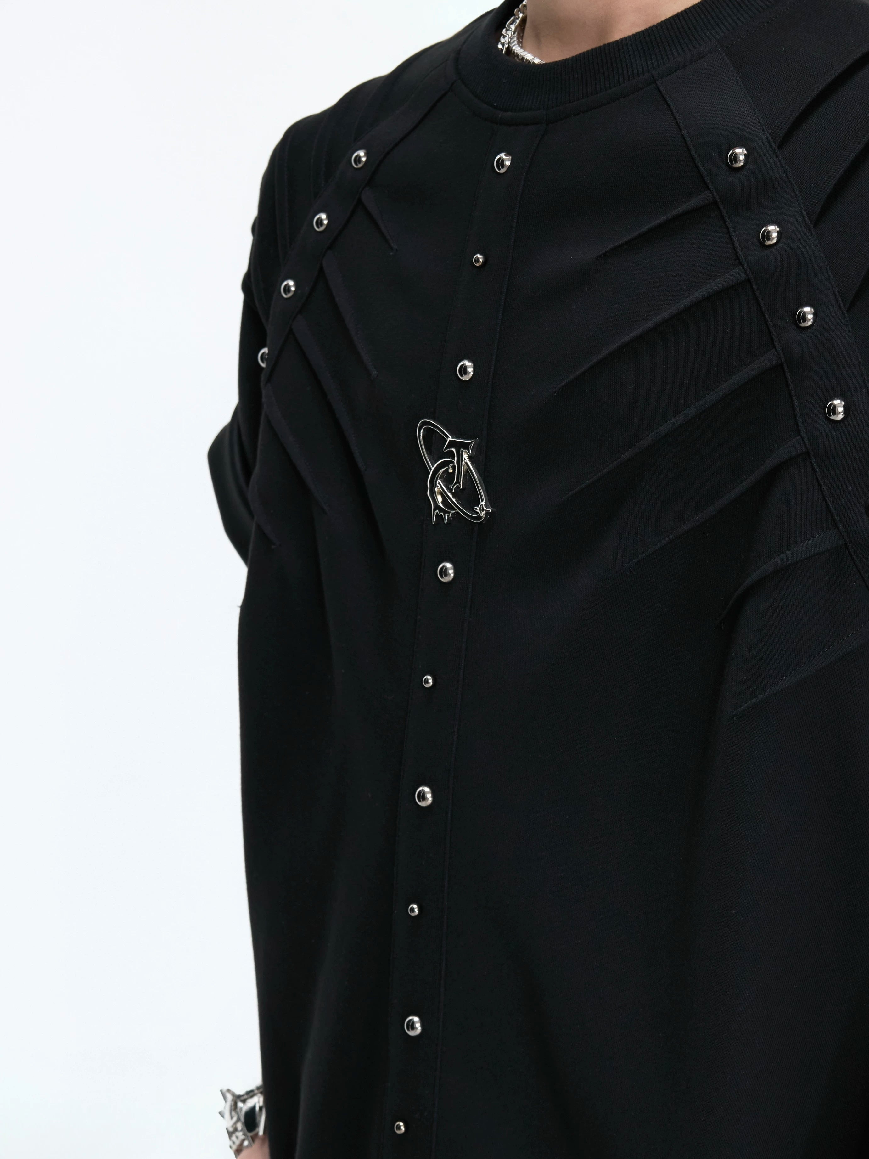 ArguECulturE Pleated Rivet Front Shoulder Tee