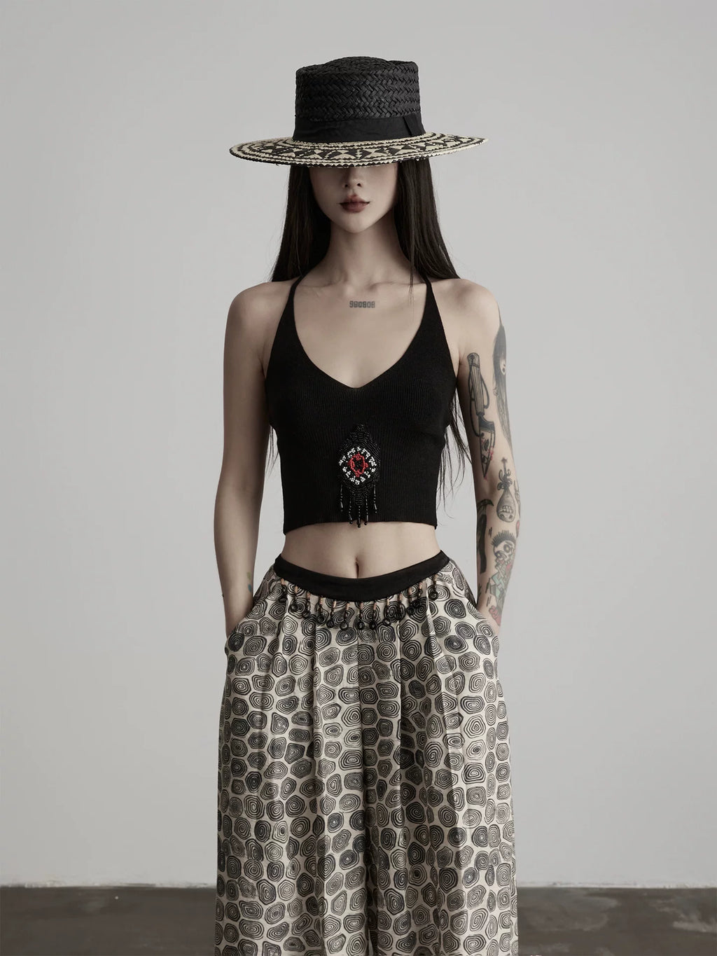 INDULGE Hand-woven Bead-knitted Slim-fit Short Vest