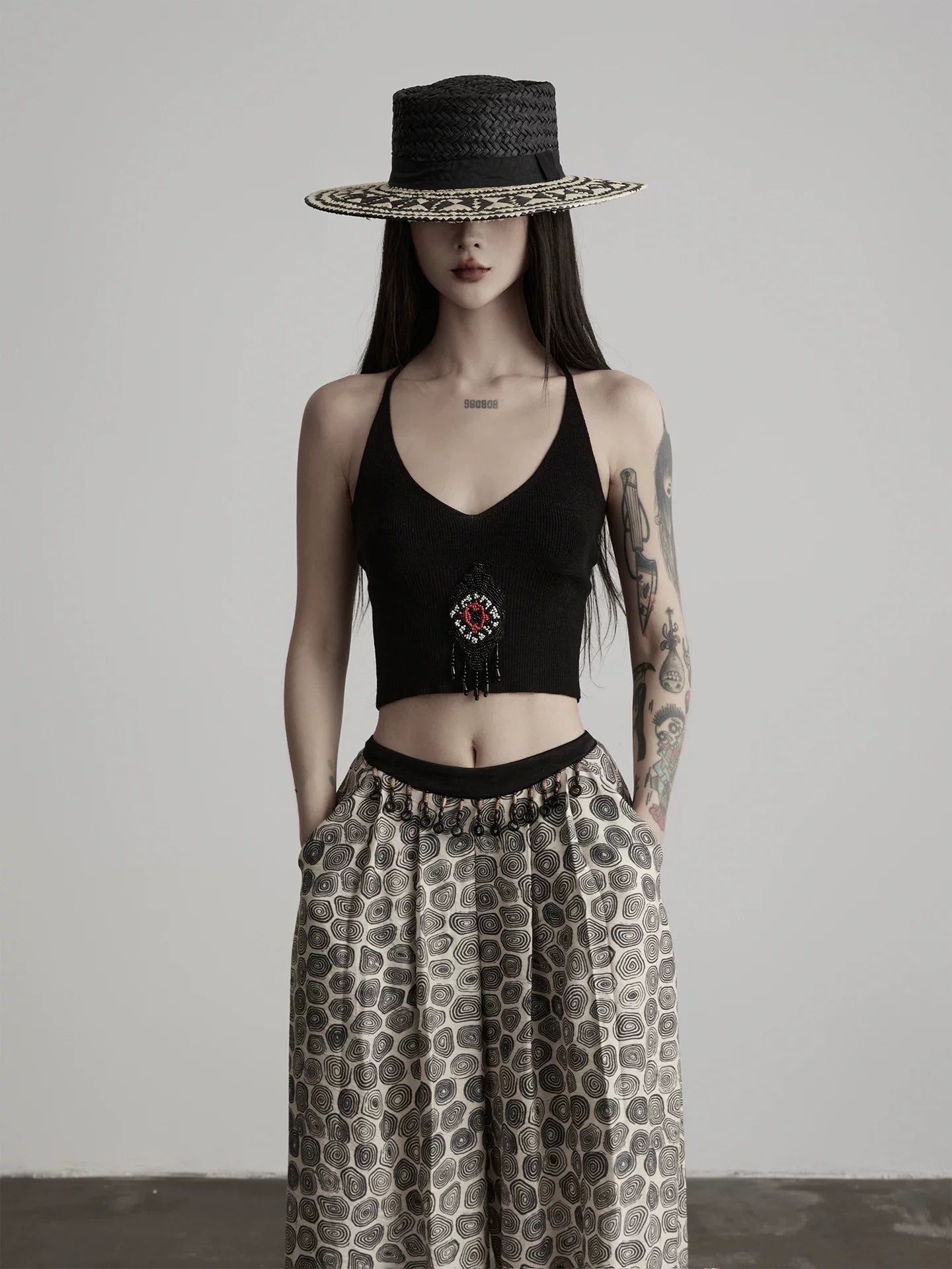 INDULGE Hand-woven Bead-knitted Slim-fit Short Vest