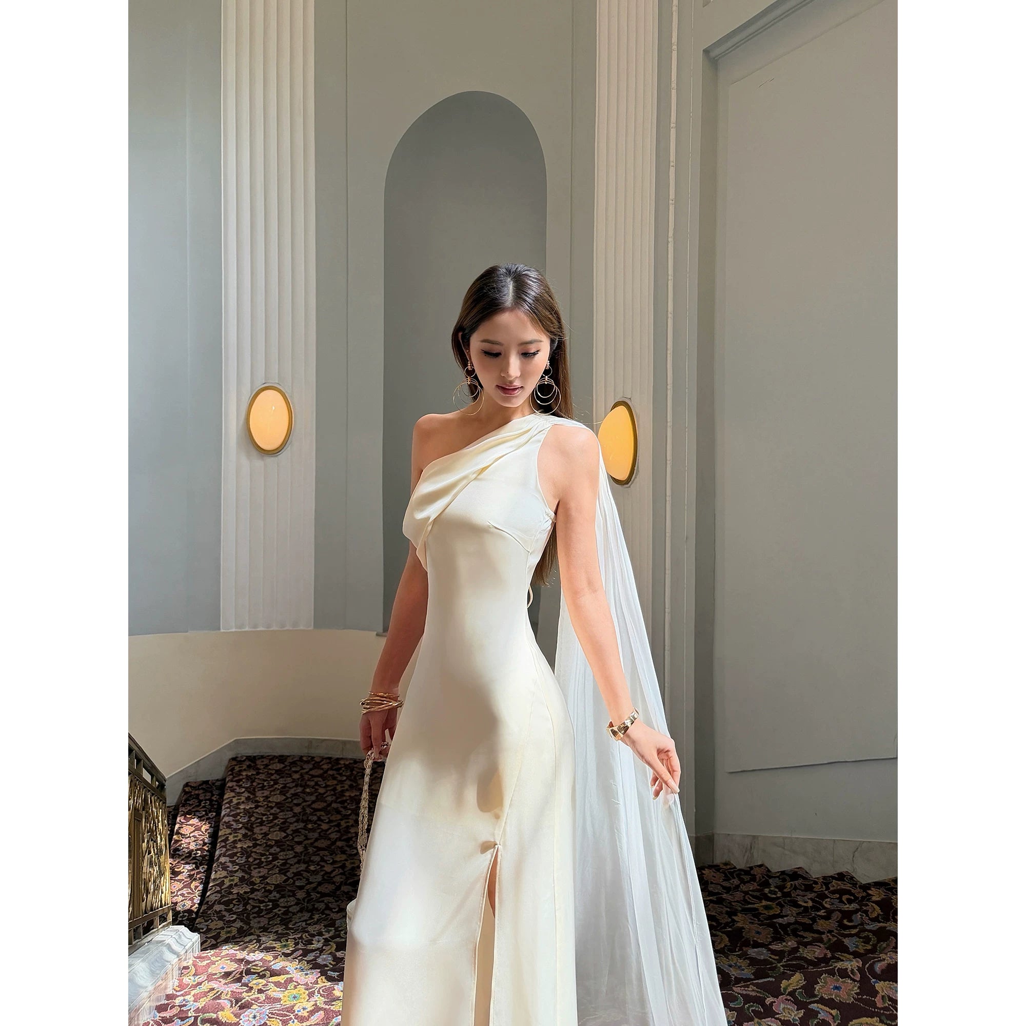 NEVA HU Temperament Satin Slanted Shoulder Streamer Dress