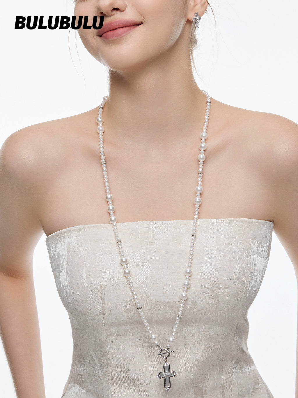 BULUBULU Cross Necklace