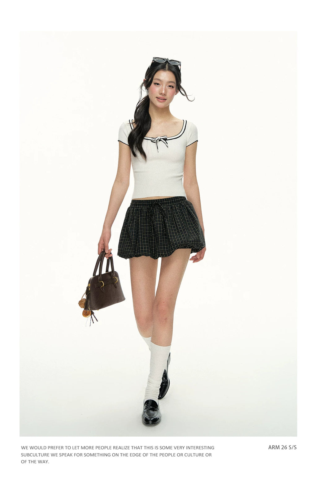 Ariseism Lace-up Contrasting Square Neck Knitted Tee