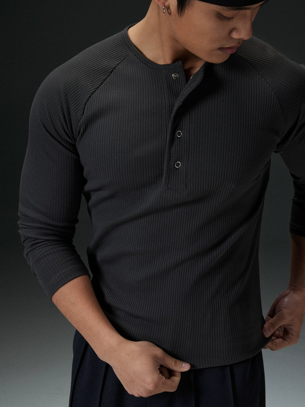 AFTERGLOW Slim Fit High Elastic Bottom Long Sleeve
