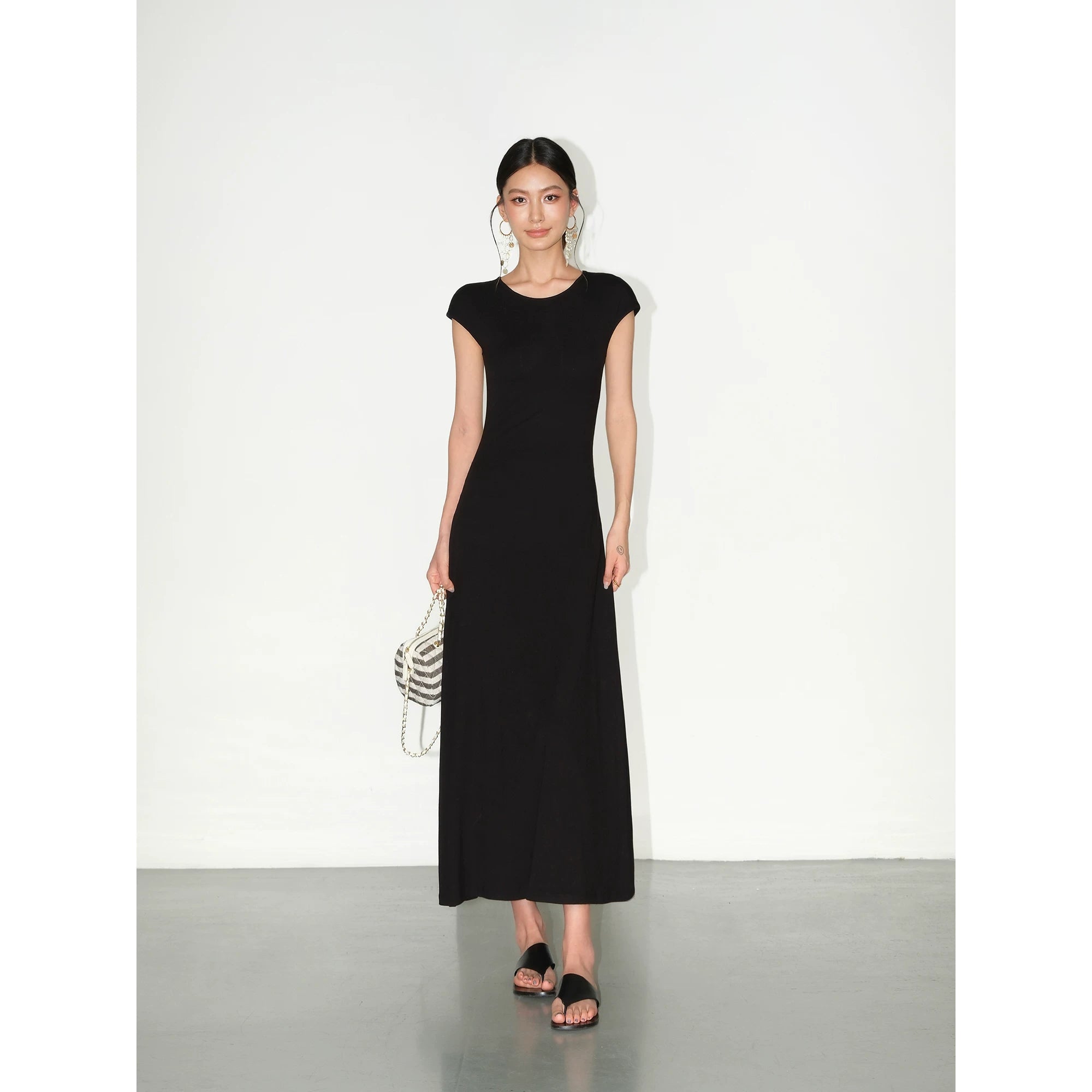 NEVA HU Simple Round Neck Slim-fitting Long Skirt