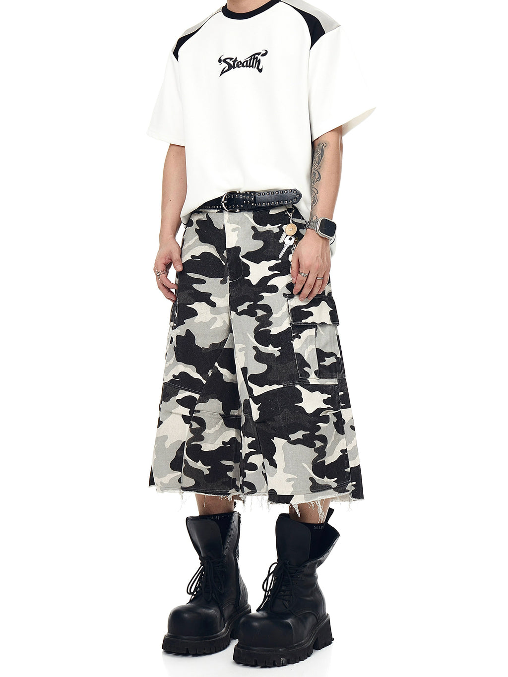 BLACKLISTS Ruining Burrs Brush Wax Camouflage Shorts