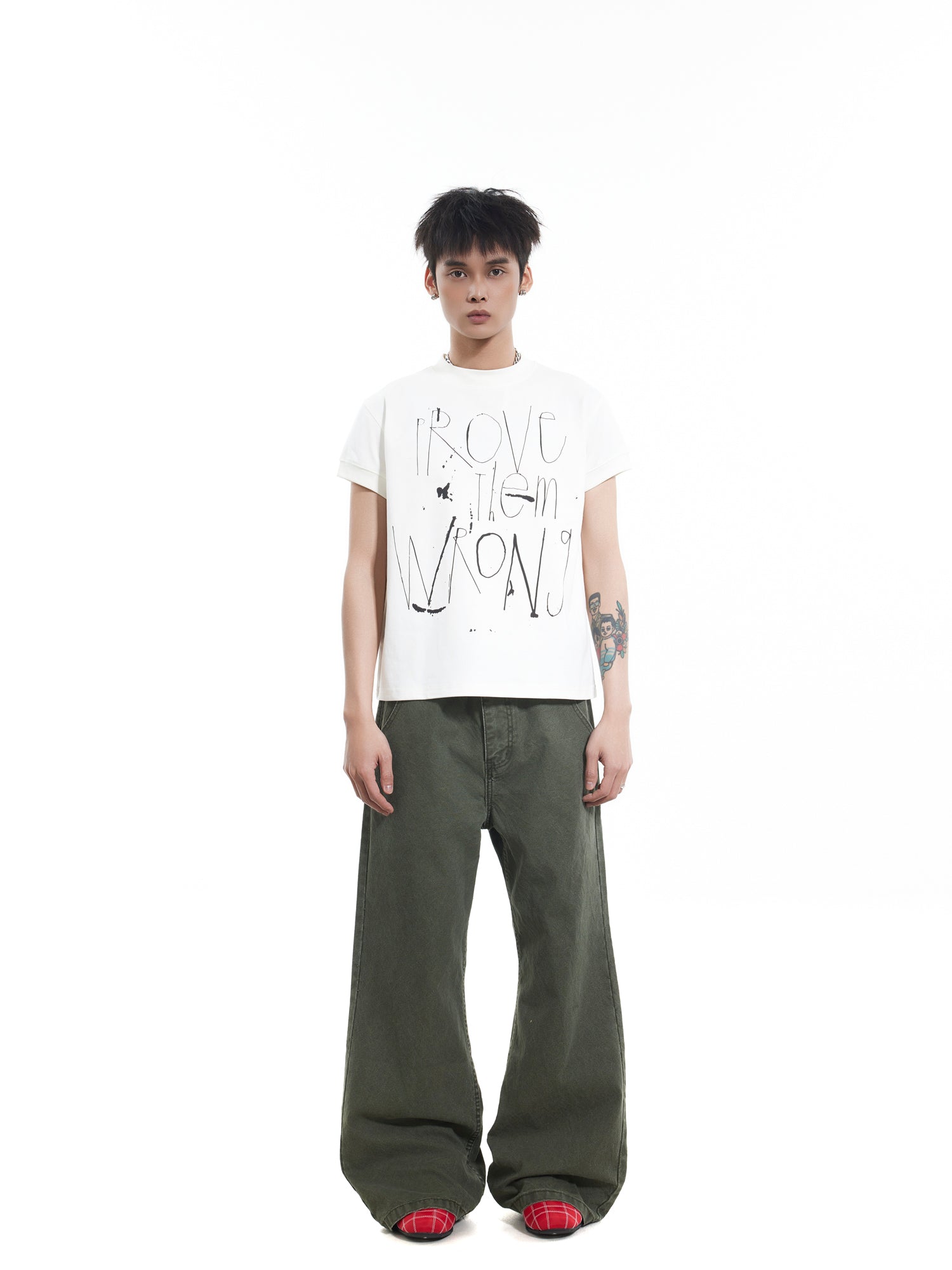 BTSG graffiti print front shoulder slim fit Tee