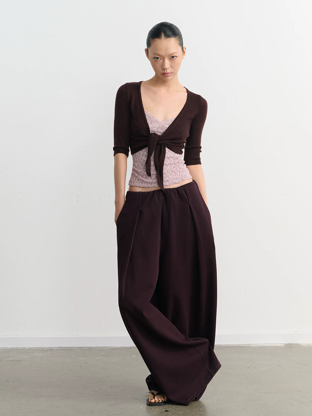 LINY LIBERTY Stretch-knit V-neck Strap-on Short Cardigan