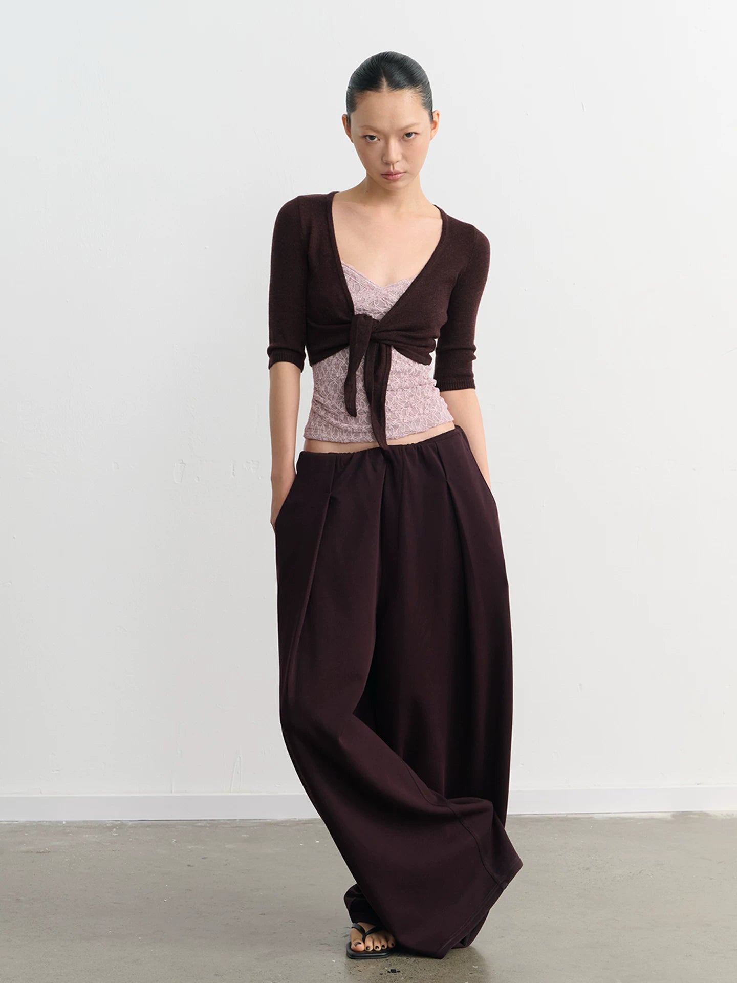LINY LIBERTY Stretch-knit V-neck Strap-on Short Cardigan