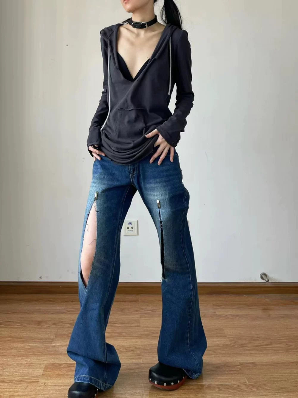 Enteralt Ripped Trim Nailed Jeans