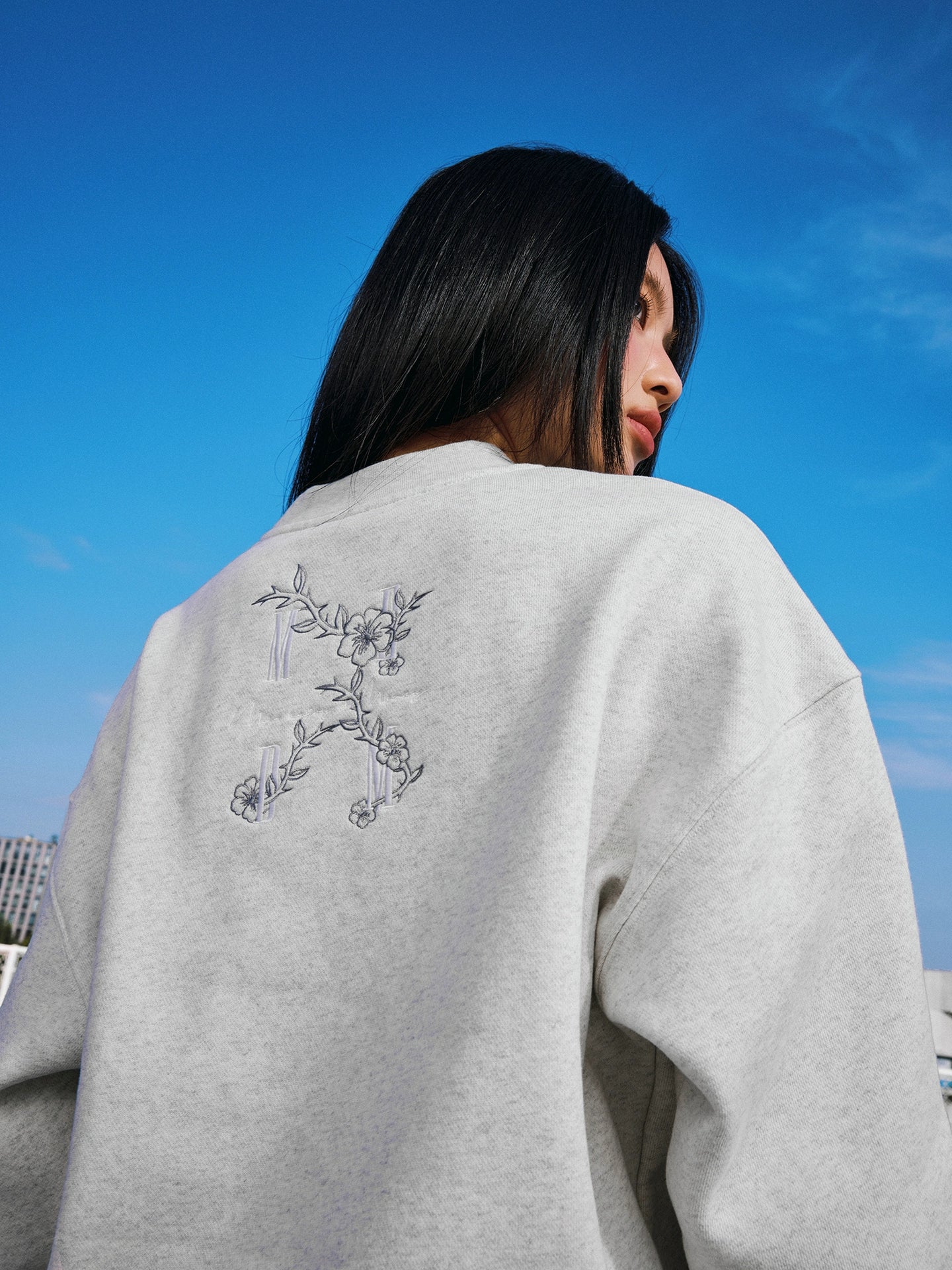 MEDM Alphabet Flower Bag Needle Crew Neck Fleece Sweater