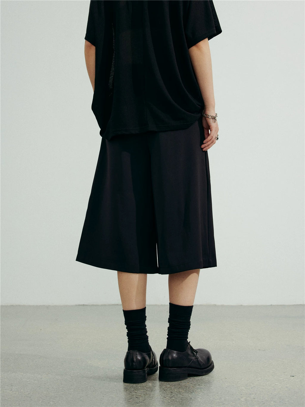 SUNYVONNE Loose-fitting Pleated Casual Shorts