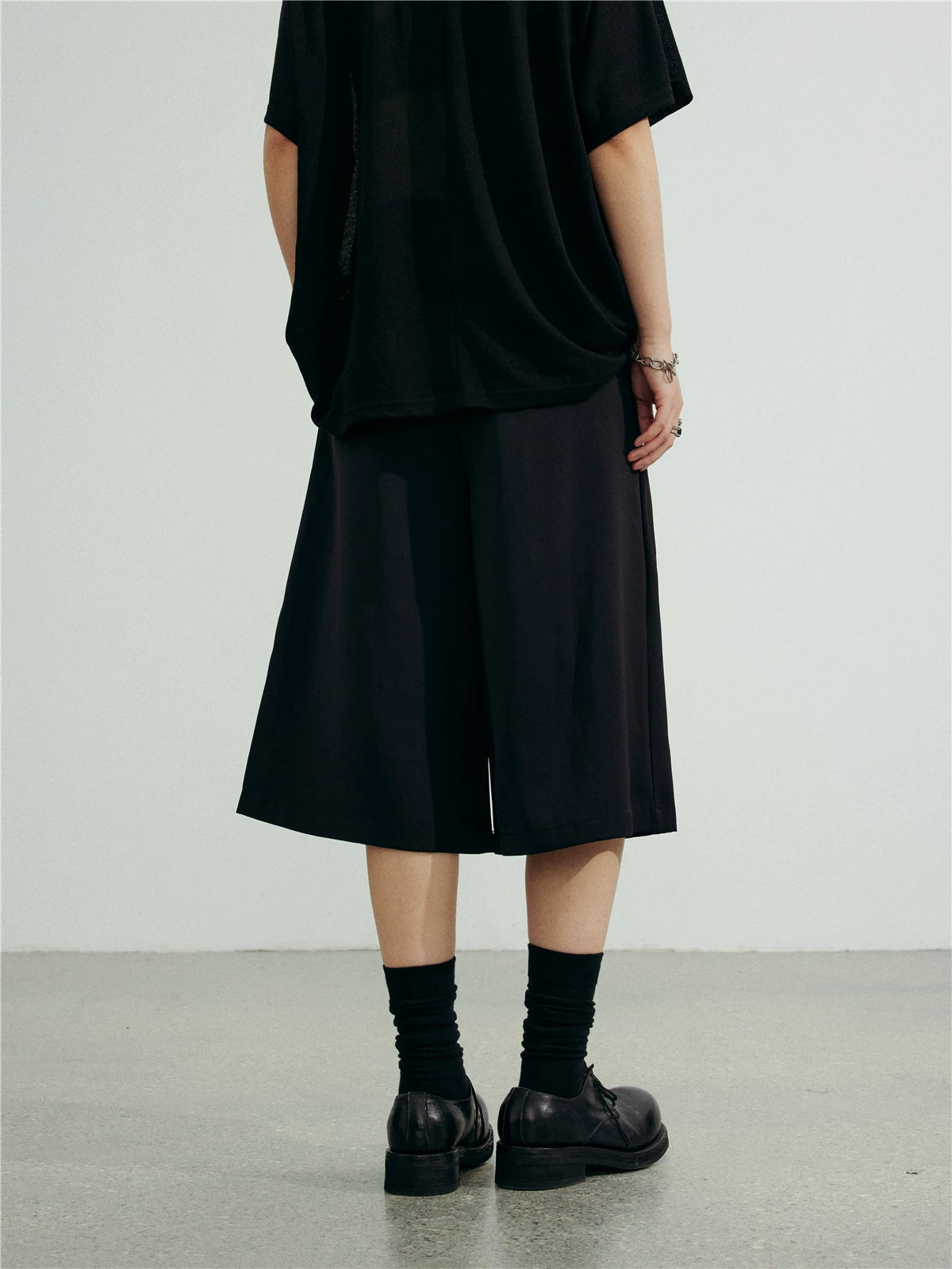 SUNYVONNE Loose-fitting Pleated Casual Shorts