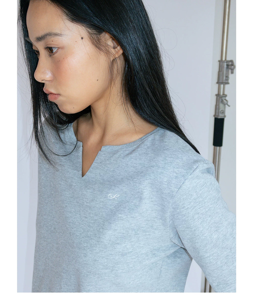 FUNKYFUN Small V-neck Front Shoulders Loose and Simple Long Sleeves
