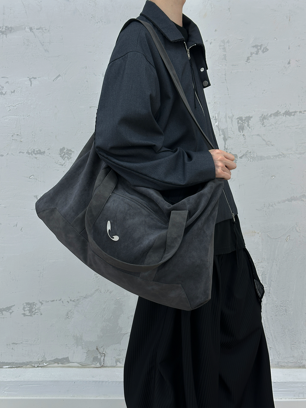 RELABEL Suede Spliced Portable Shoulder Crossbody Backpack