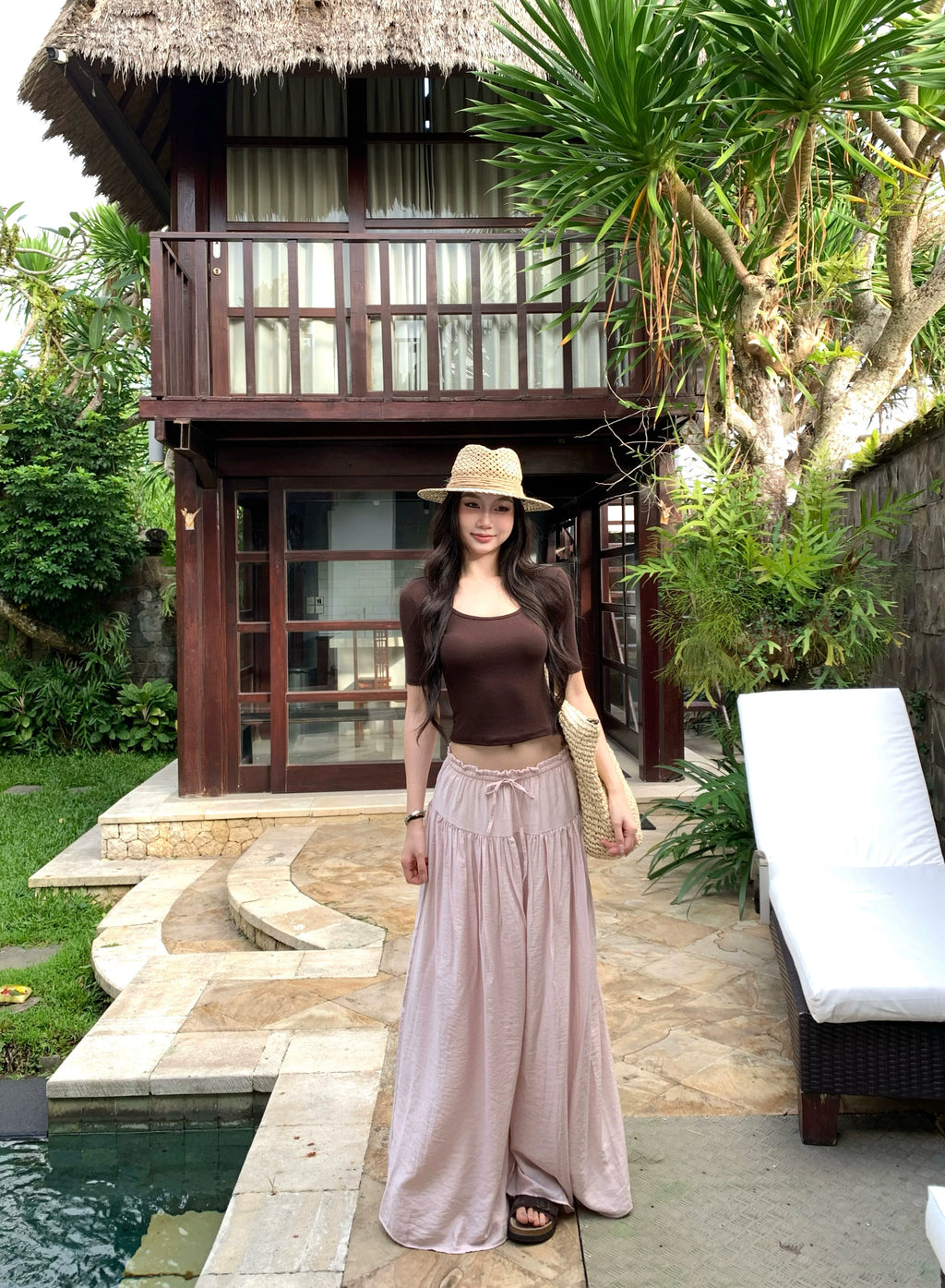 WITHMIN Low-rise Slim Pleated Wide-leg Pants