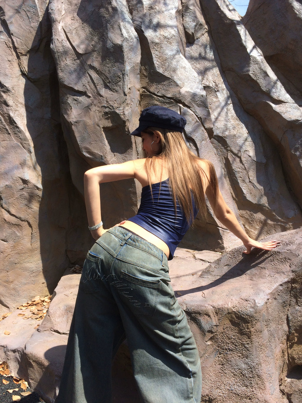 Audwyn Hot Diamond Dirty Old Jeans