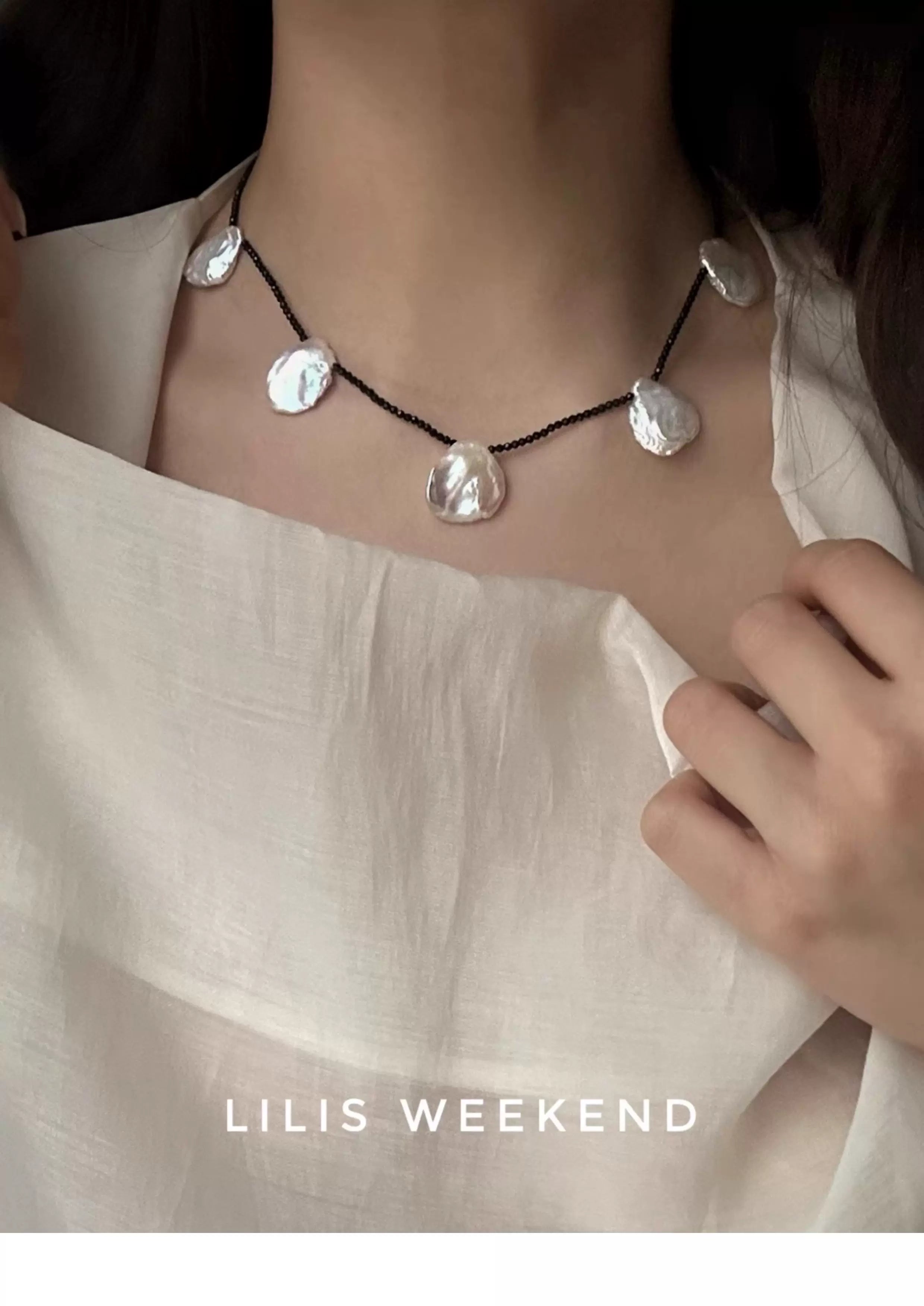 Lilis Weekend Vintage Petal Pearl Necklace