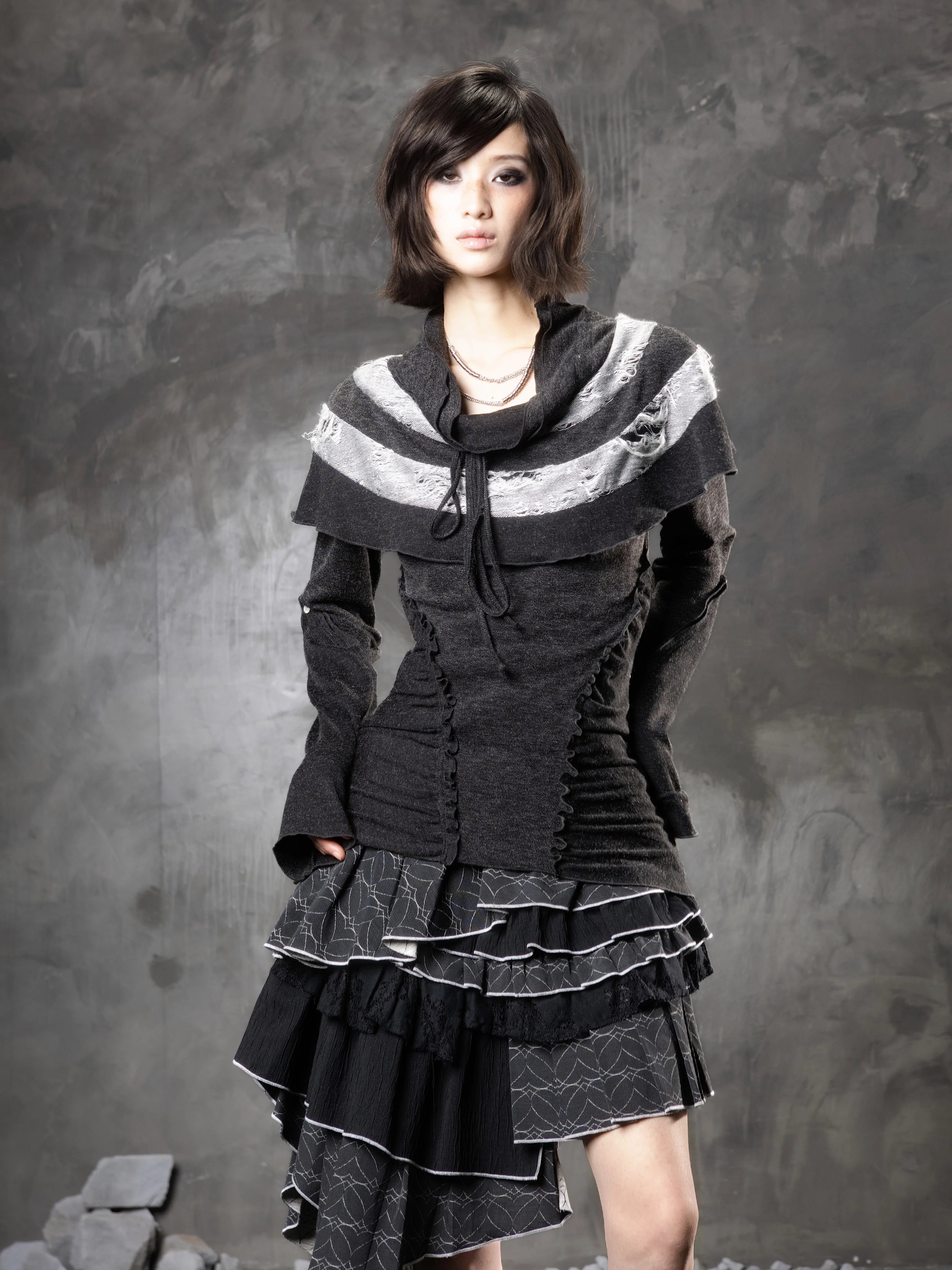 ARIADNAw Vintage Small Cloak Knitted Long Sleeve