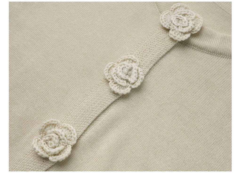 EIGHTHMONTH Three-dimensional Floral Button Knit