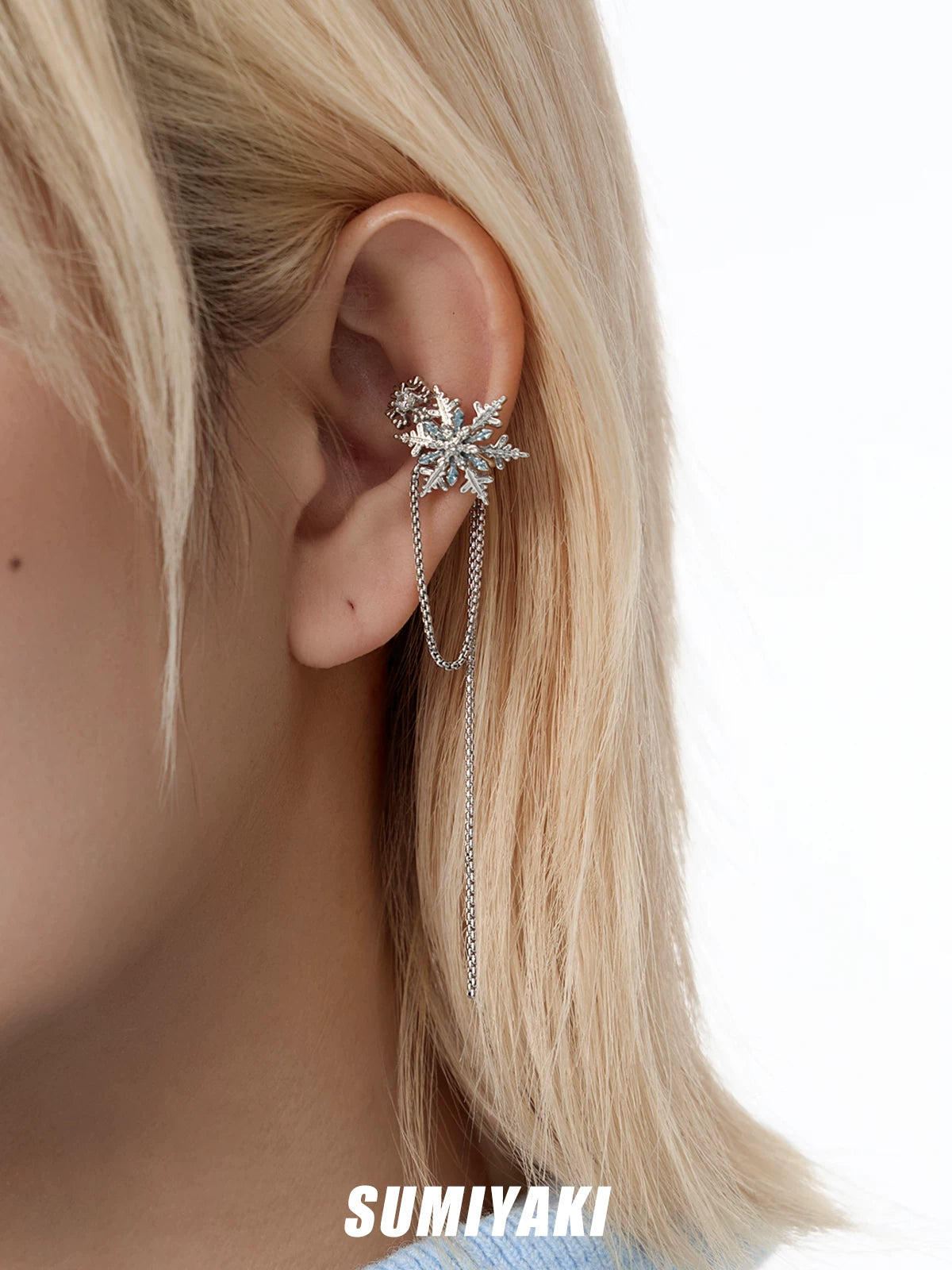 SUMIYAKI Exquisite Snowflake Tassel Ear Clips