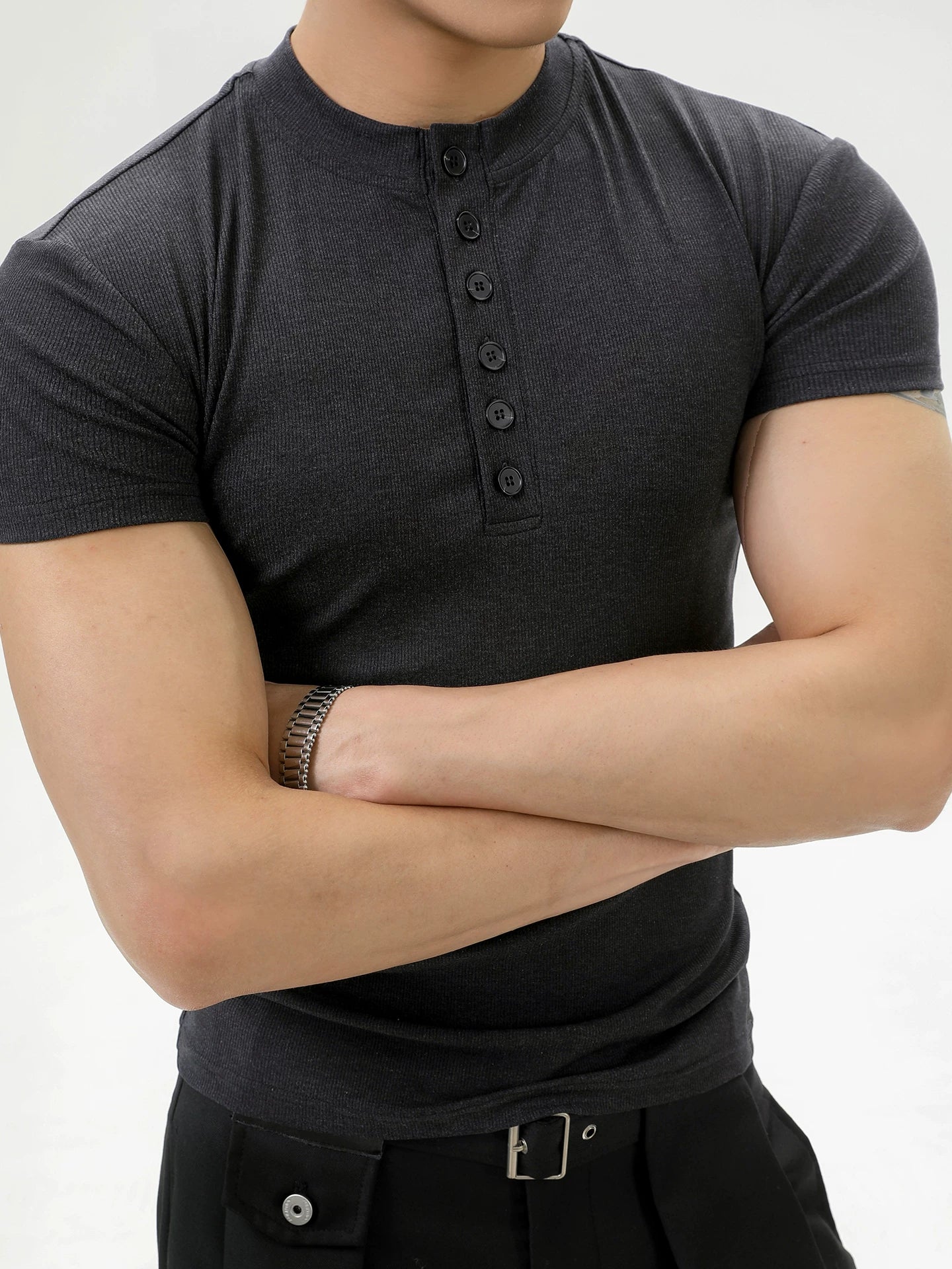 TURNTIDE Henry Collar Shoulder Slim Tee