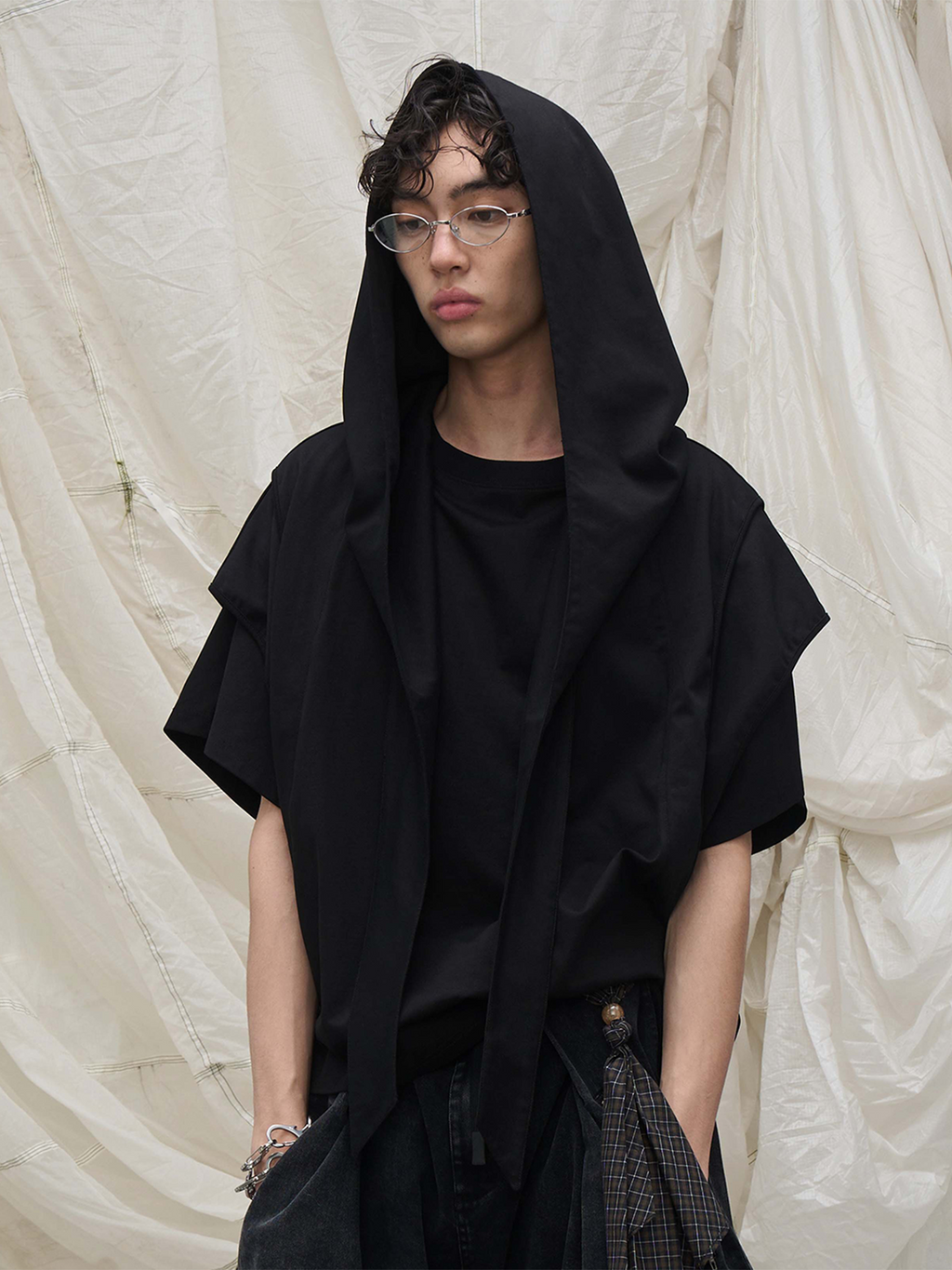 RELABEL Is Detachable and Comes with A Decorated Large Hood