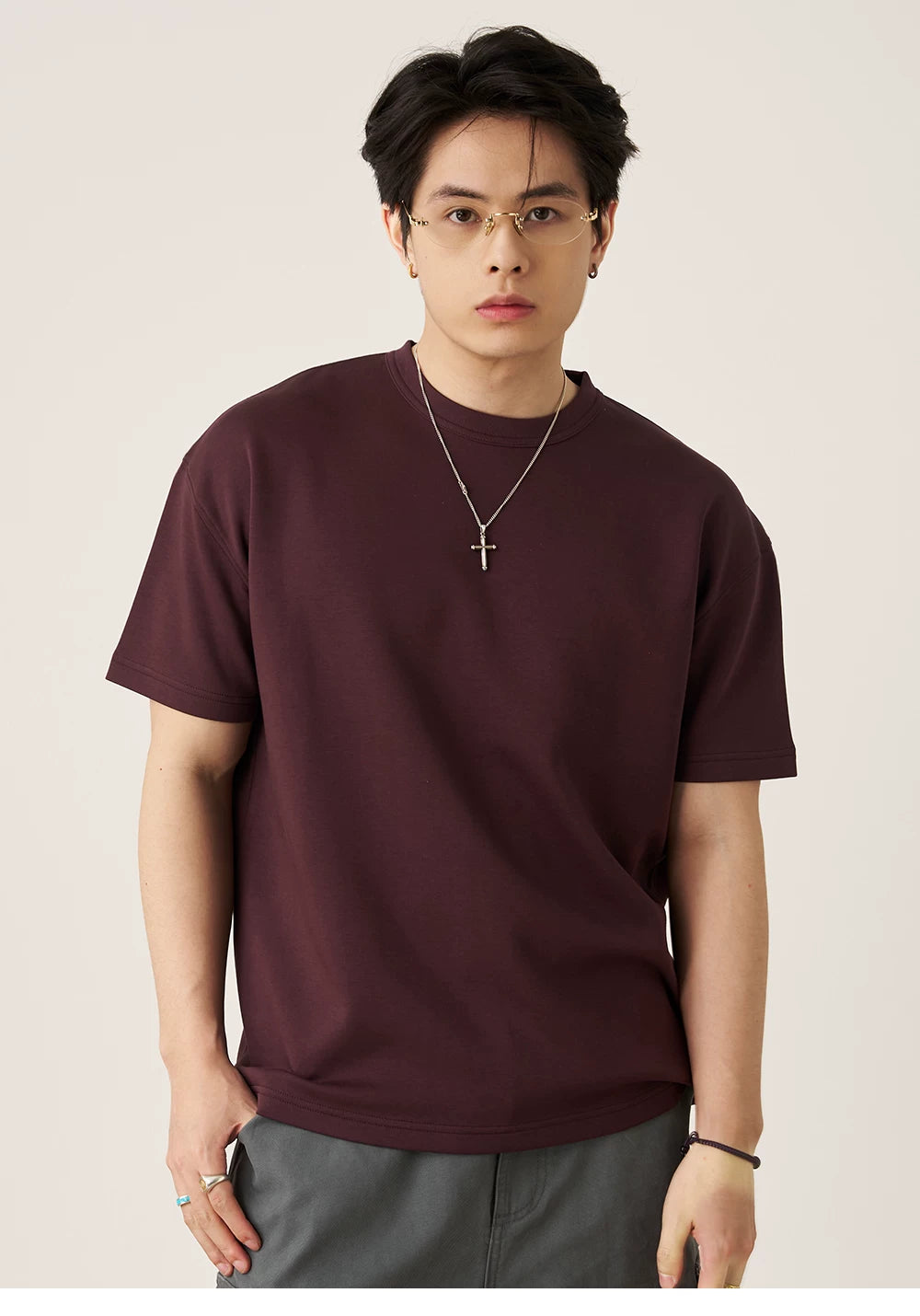 GOODLIVEABLE Simple Slightly Loose Small Neckline Tee