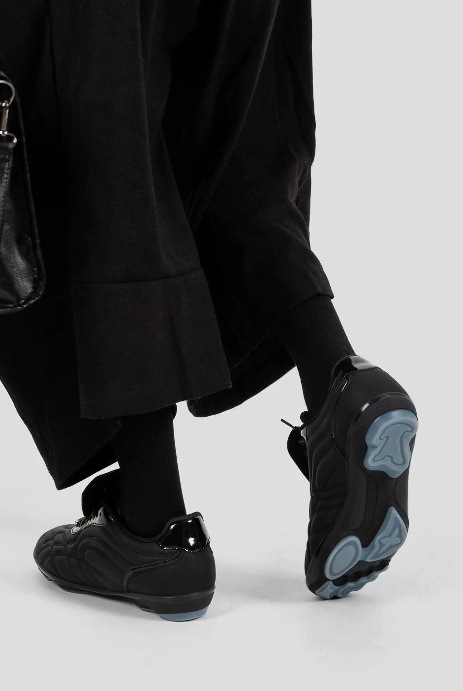 HANQIAORJI Commuter Casual Football Shoes