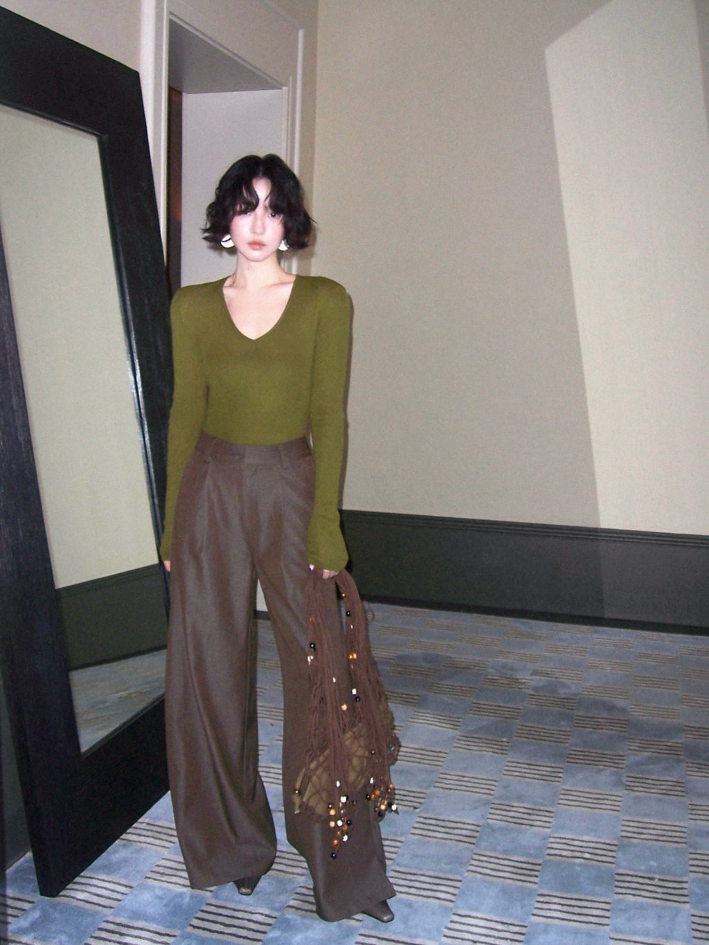 KELIFAN Retro Slim-fit V-neck Long-sleeved Knitted Sweater