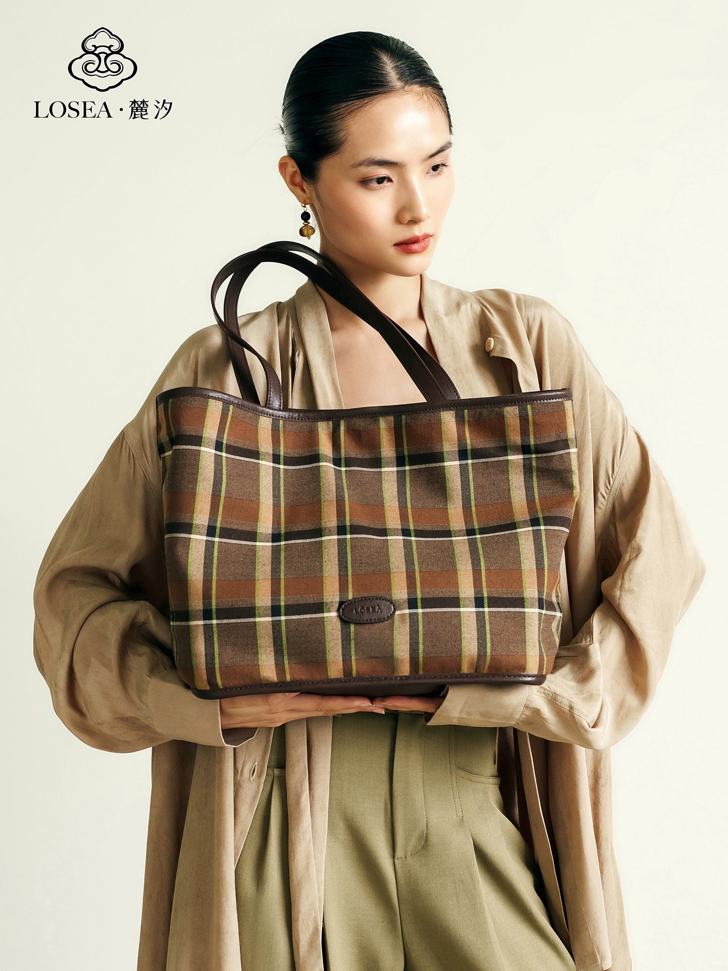 LOSEA "All Things Grow" Tie-dye flocking large-capacity tote bag